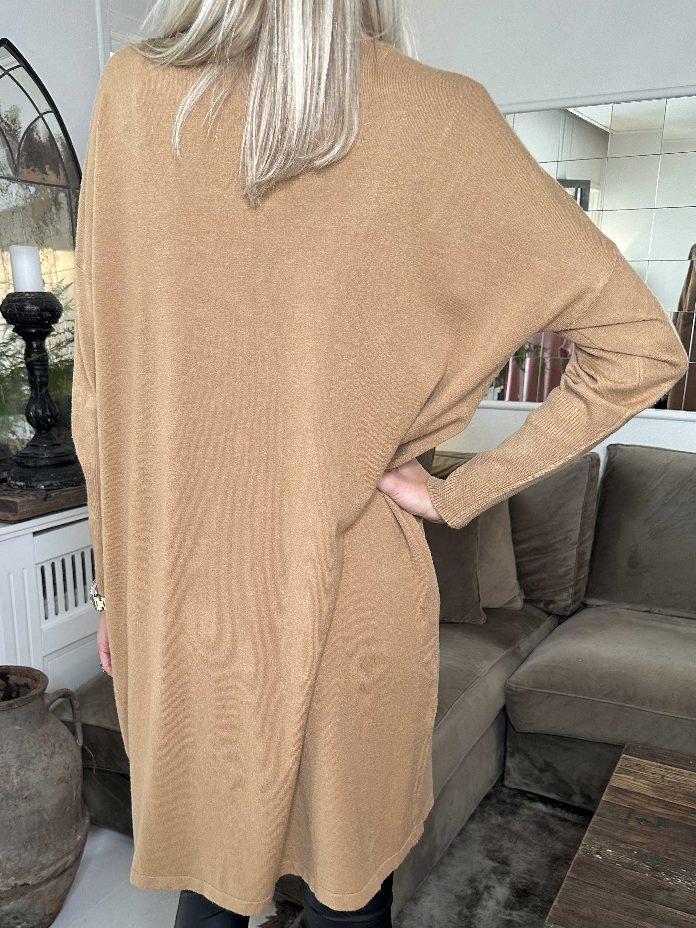 Amilie - Mjuk klänning med blommigt tryck